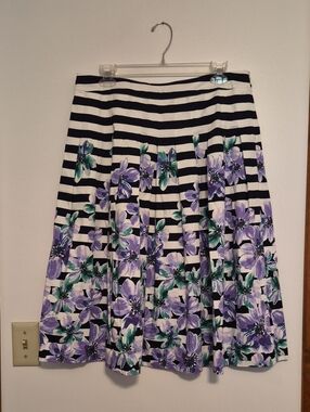 Talbot's Black & White Striped Floral Pleated Skirt - Purple Floral SZ 10